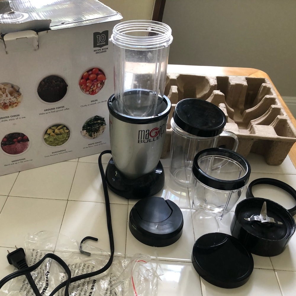 The original Magic Bullet Kitchen Assistant Blender & Mixer Set - Picture 8 of 16